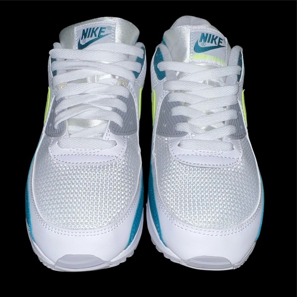 2021
Air Max 90 'Spruce Lime' - Picture 2 of 5